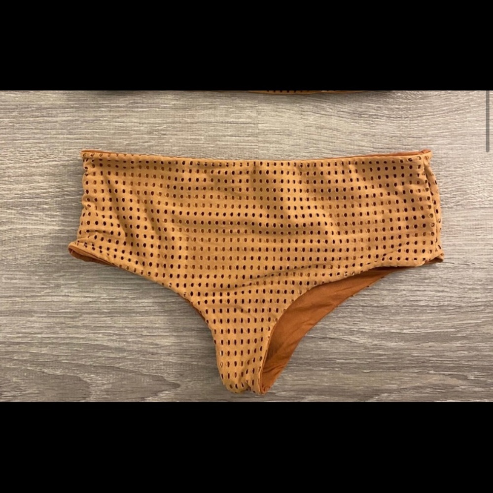 Acacia mesh bottoms